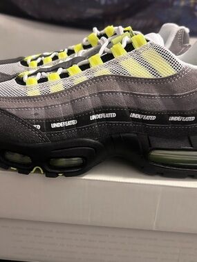 Air Max 95s Undefeated Men’s Gray & Neon Yellow Sneakers